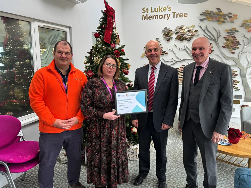 £4,000 donation to St Lukes Hospice