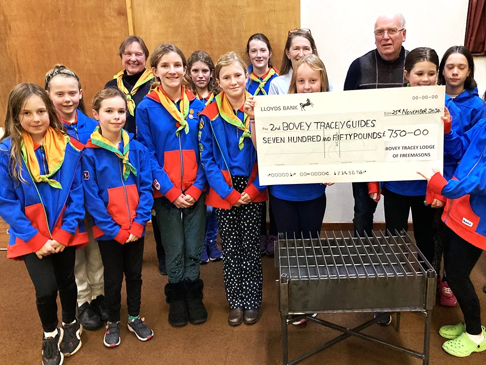 £750 Donation to Girl Guides from Bovey Tracey Lodge